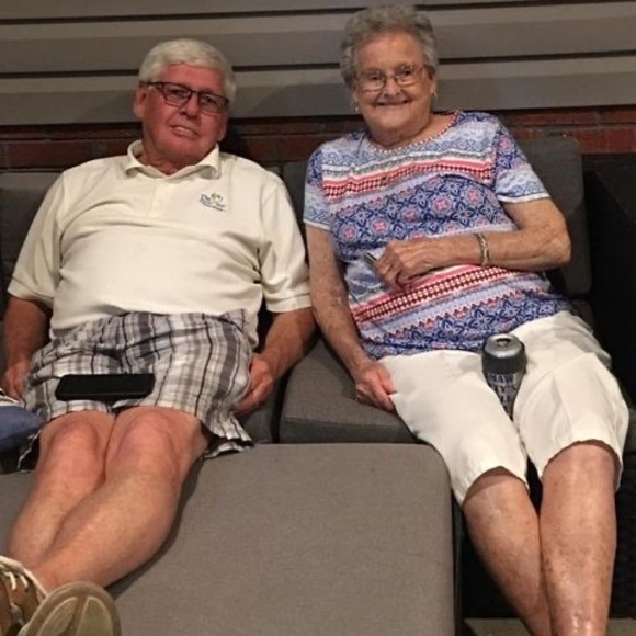 Profile Picture of Denny joe Howe (@popcorn348) on Poshmark