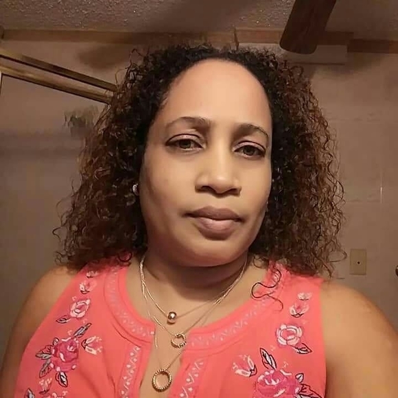 Profile Picture of Sharon Sandcroft (@smsandcroft7491) on Poshmark