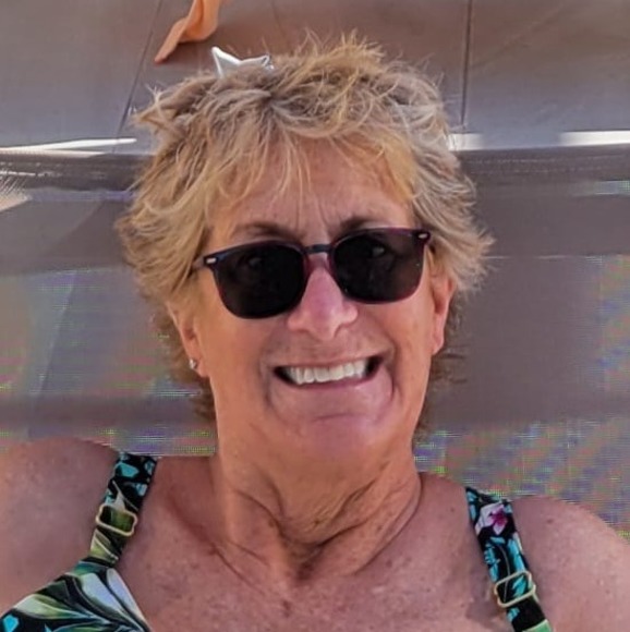 Profile Picture of Karen Steil (@kjsteil) on Poshmark