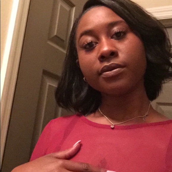 Profile Picture of Kayla Merrion (@merrik01) on Poshmark