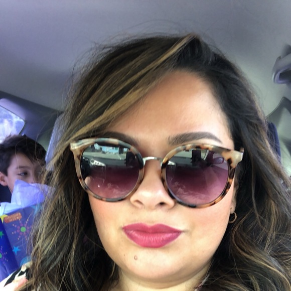 Profile Picture of Seidy Andino (@seidyandino) on Poshmark