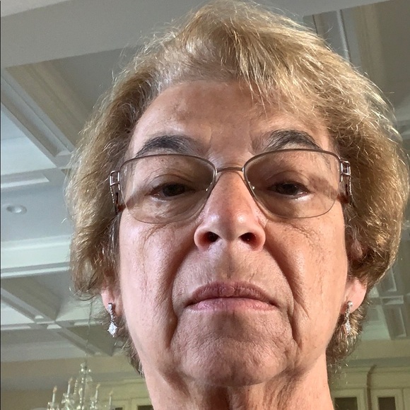 Profile Picture of Rosaria Iacobacci (@rosabacci) on Poshmark