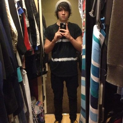 Profile Picture of Jacob Hulse (@madmidget123) on Twitter