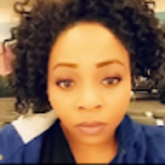 Profile Picture of Monae Holloway (@monaeholloway) on Poshmark