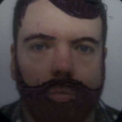 Profile Picture of Rob Simms (@Papillon_Simms) on Twitter