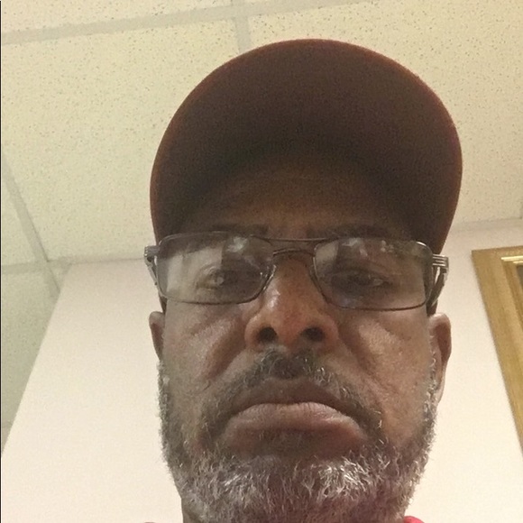 Profile Picture of Alfred Moore (@psi7404) on Poshmark