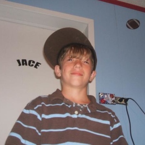 Profile Picture of Larry Chouest (@larrylovesher) on Myspace