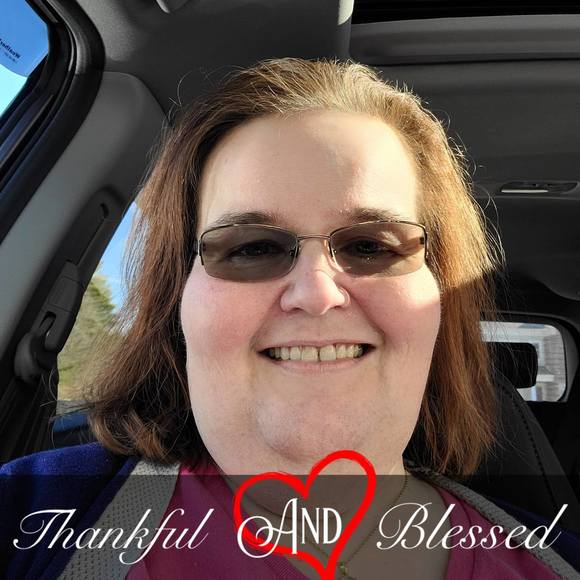 Profile Picture of Julie Maattala (@mamalovesmocha) on Poshmark