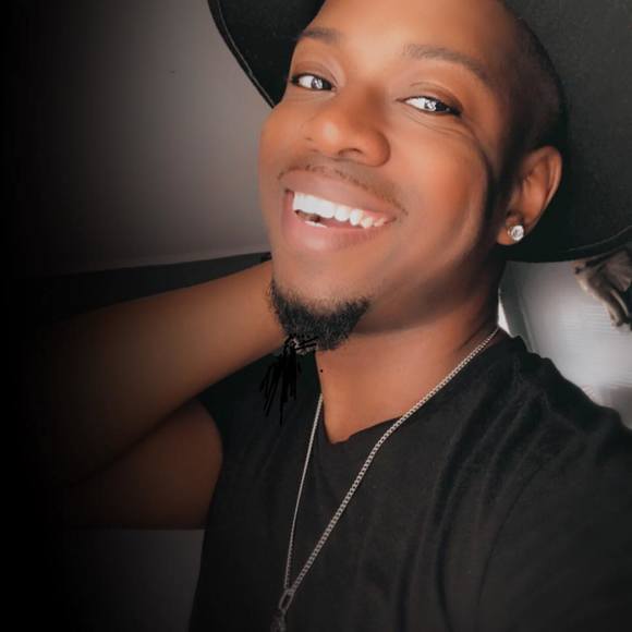 Profile Picture of Tyrun Blackmon (@btyrun) on Poshmark