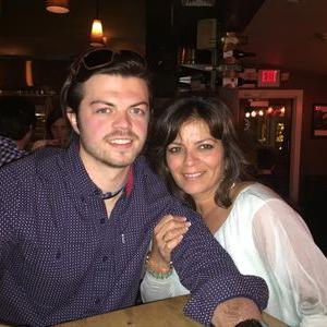 Profile Picture of Lori Swift (@Lswift05) on Twitter