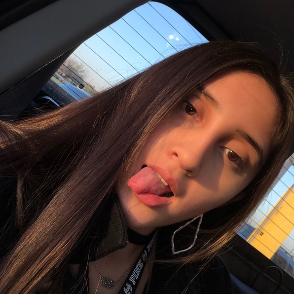 Profile Picture of Priscilla Reyes (@pkilla_r) on Poshmark