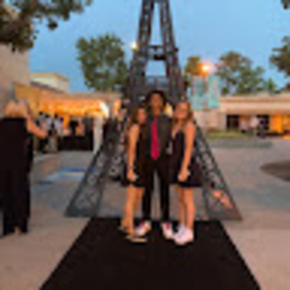 Profile Picture of Emily Lipscomb (@emilylipscom845) on Poshmark
