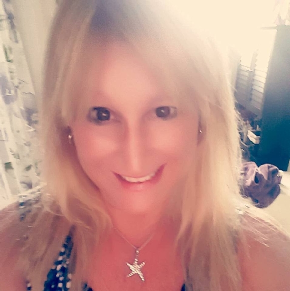 Profile Picture of Sonia Vanderwende (@sparenti88) on Poshmark