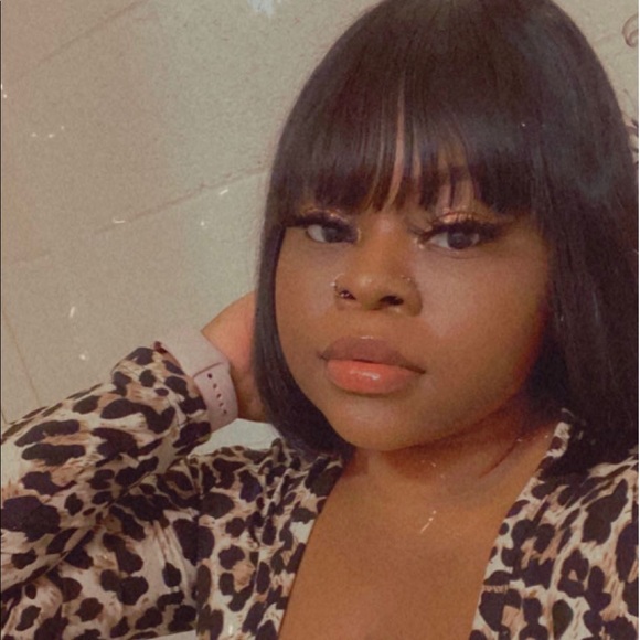 Profile Picture of Tamika Grant (@tamika_grant) on Poshmark