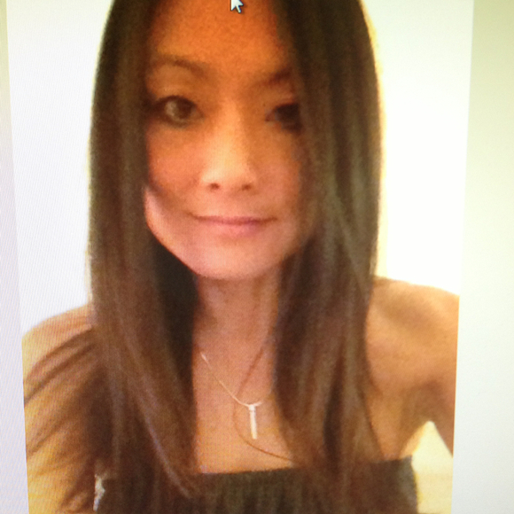 Profile Picture of Shawna Luna (@shawnadluna) on Poshmark