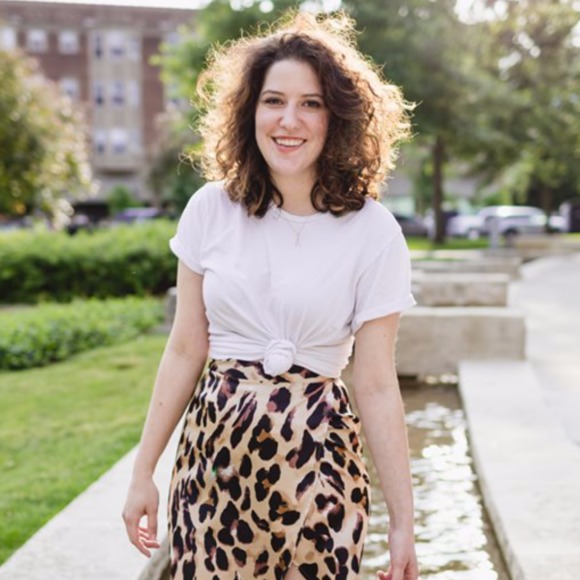 Karli Sandos - Poshmark Profile Picture of Karli Sandos (@ksandos) on Poshmark