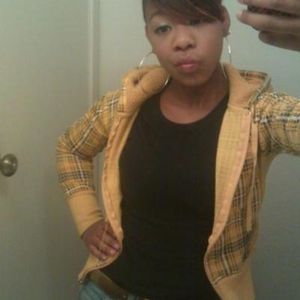 Profile Picture of Nichole Williams (@muffin013) on Myspace