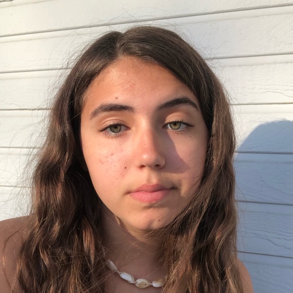 Profile Picture of Jade Wolfe (@jadewolfe91) on Poshmark