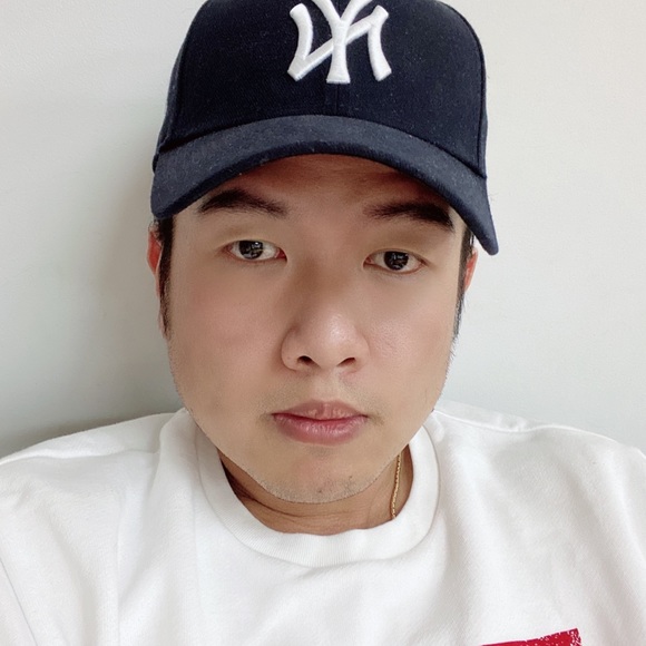 Profile Picture of John Quach (@johnkquach) on Poshmark