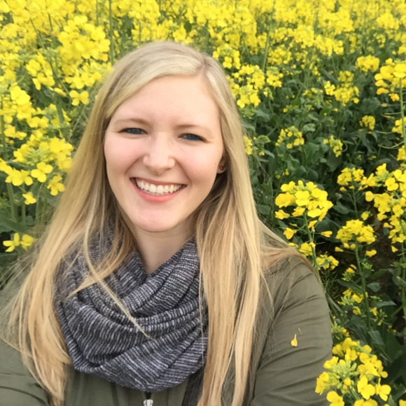 Profile Picture of Laura Fluhr (@lafluhr6) on Poshmark