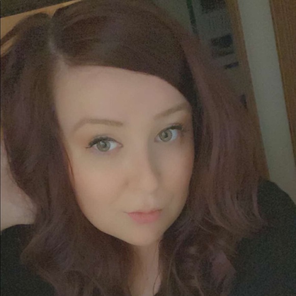 Profile Picture of Aubrey Pflughoeft (@a_pflughoeft) on Poshmark