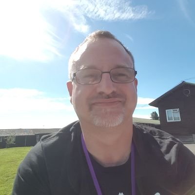 Profile Picture of Paul Lear (@villaprof) on Twitter