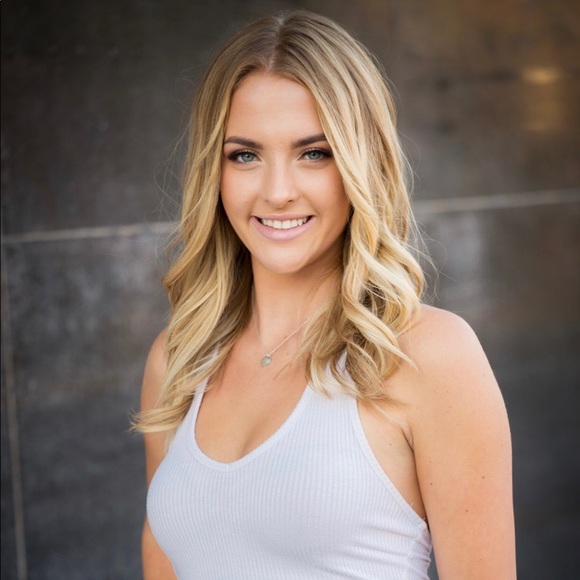 Profile Picture of Kendall Rewick (@kendallrewick) on Poshmark