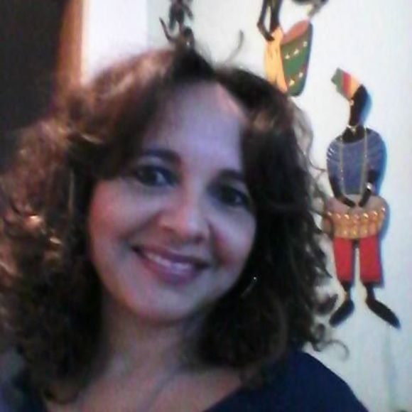 Profile Picture of Claudia regina silva costa Costa (@crsc3018) on Poshmark