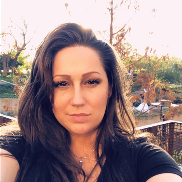 Billie jean Mccann - Poshmark Profile Picture of Billie jean Mccann (@billie_jean2020) on Poshmark