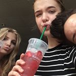 Profile Picture of Caroline (@carolinegetslemonade) on Instagram