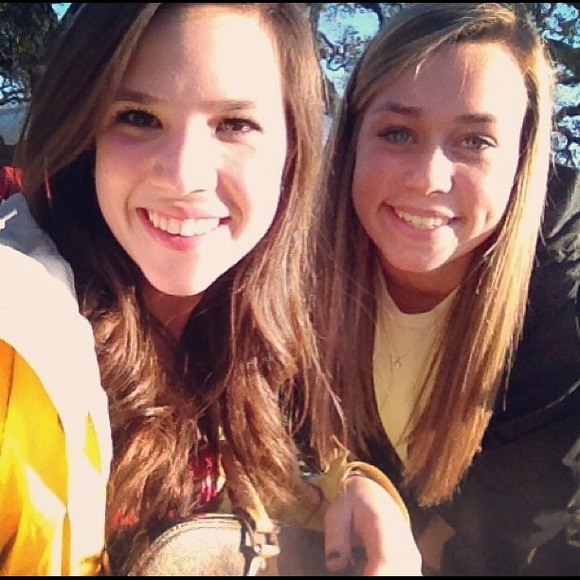 Profile Picture of Haley Bradford (@haleybradford) on Poshmark