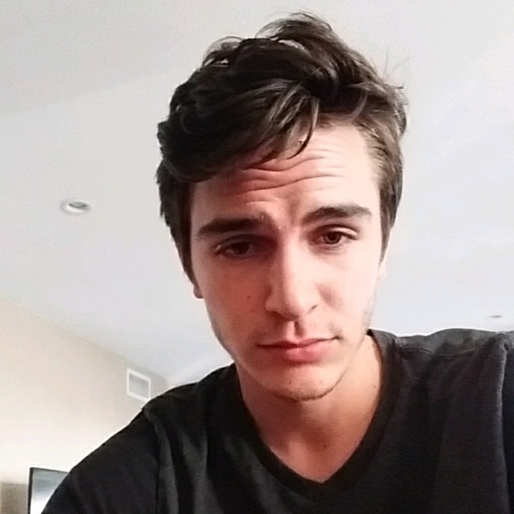 Profile Picture of Jacob Ulmann (@ulmannjacob) on Poshmark