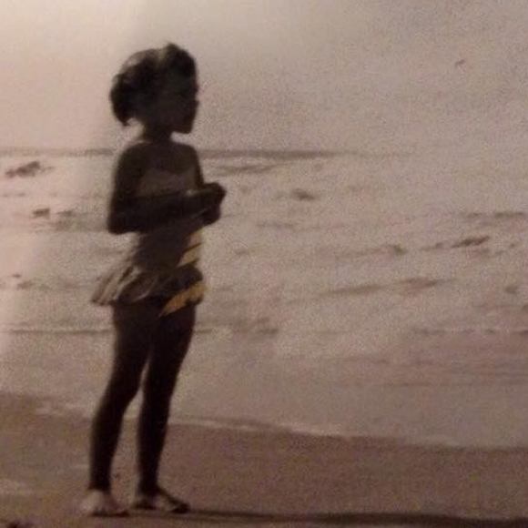 Profile Picture of Edye Thornton (@edyethornton) on Poshmark