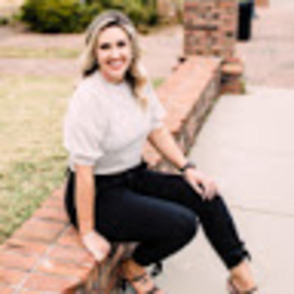 Profile Picture of Morgan Moses (@morgan_moses) on Poshmark