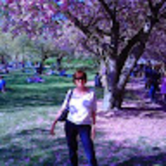 Profile Picture of Dianne Kalaf (@diannekalaf) on Poshmark