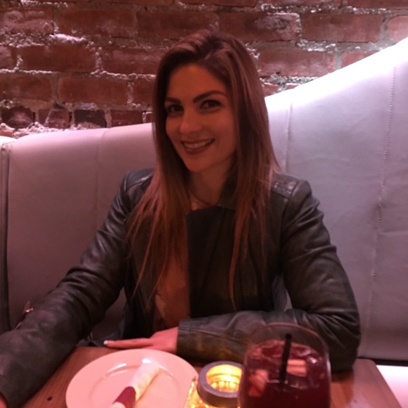 Profile Picture of Lucille Donza (@lucille1980) on Poshmark