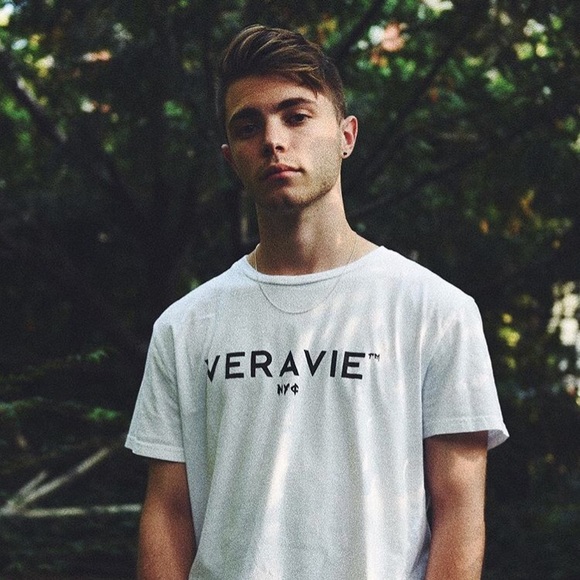 Profile Picture of Noah Rorosenberg (@nwebster201) on Poshmark