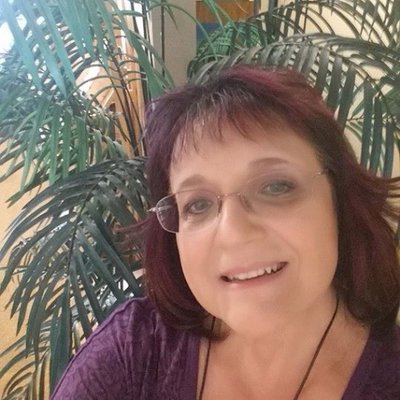 Profile Picture of Debbie Parks (@StarPR1) on Twitter