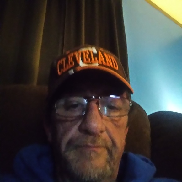 Profile Picture of Daniel Dawson (@danieldawson440) on Poshmark