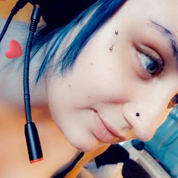 Profile Picture of Noelle Morrone (@elleofosiris) on Poshmark