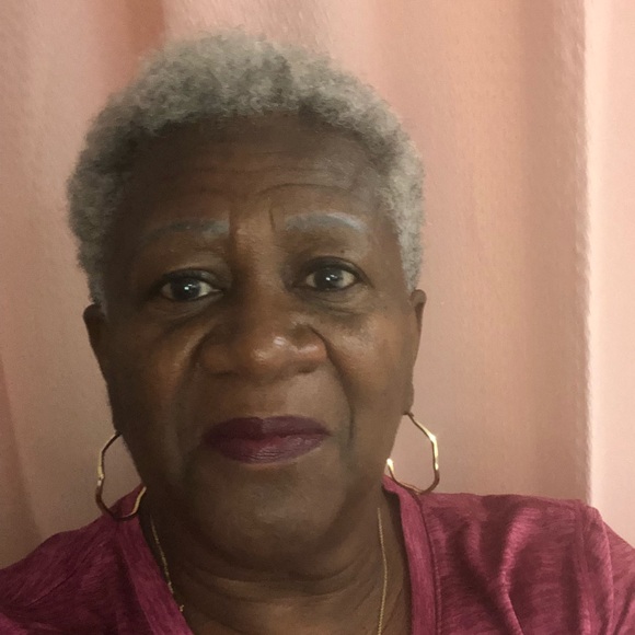 Profile Picture of Constance Mabone (@cmabone53) on Poshmark