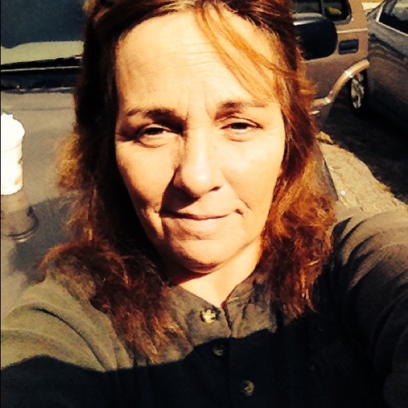 Profile Picture of Donna Evans (@ramboevans1) on Poshmark