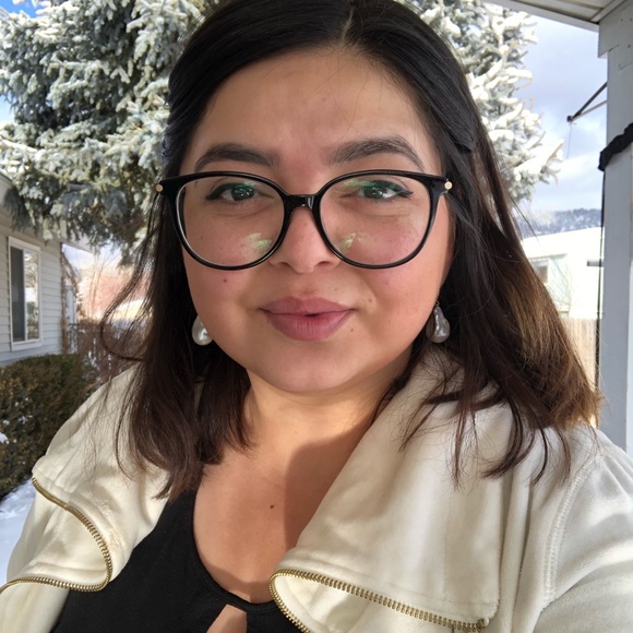 Profile Picture of Abbey Cabbaby (@pac58) on Poshmark