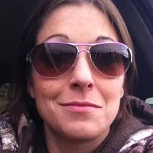 Profile Picture of Alicia Wardle (@coltonsmomma35) on Poshmark