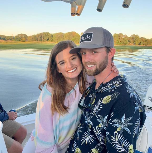 Profile Picture of Amber Shelburne (@ashelbz) on Poshmark