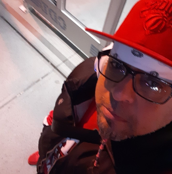 Profile Picture of Edwin Ferrer (@unoedwin73) on Poshmark