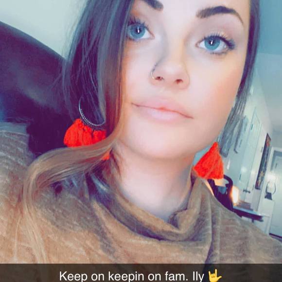 Morgan Barradale - Poshmark Profile Picture of Morgan Barradale (@barradalem2) on Poshmark