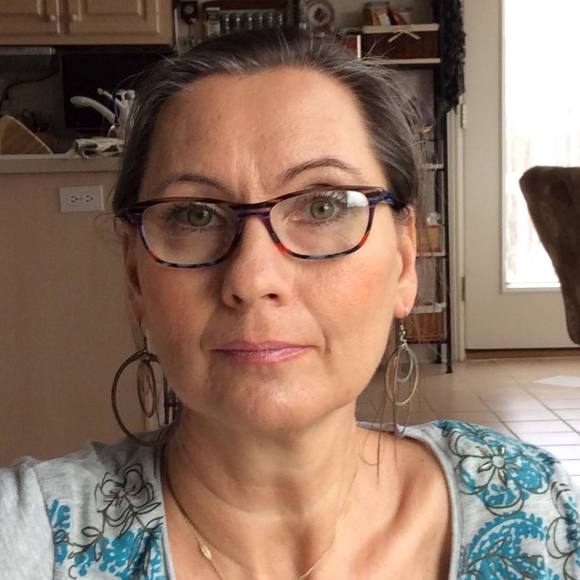 Profile Picture of Renata Pancner (@renatapancner) on Poshmark