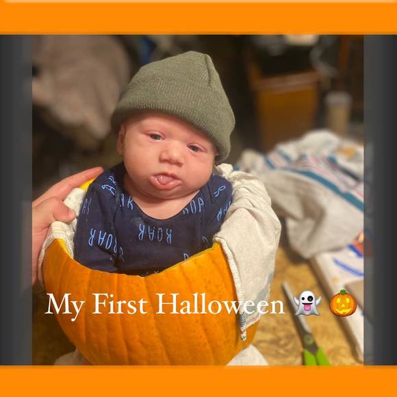 Profile Picture of Remi-lea Crosby (@queenrem16) on Poshmark