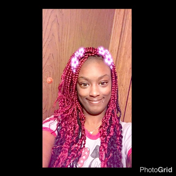 Profile Picture of Zambria Mingo (@briaaaboo) on Poshmark